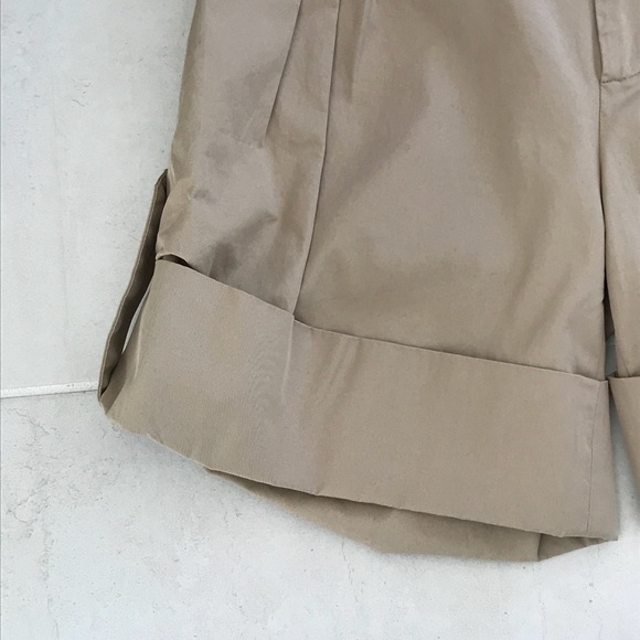 Band of Outsiders Beige Pleated Cuffed Shorts - Picture 4 of 8